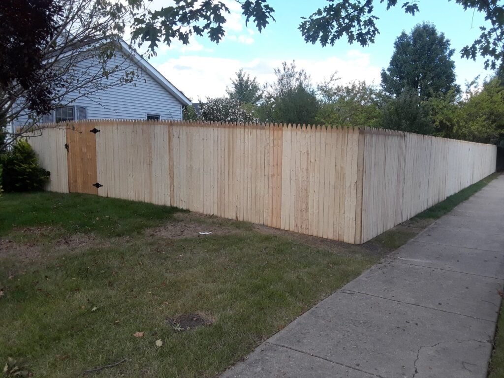 North Shore Fencing, Fence Company Riverwoods IL, Fence Installation, Wood Fence, Vinyl Fence, Riverwoods IL