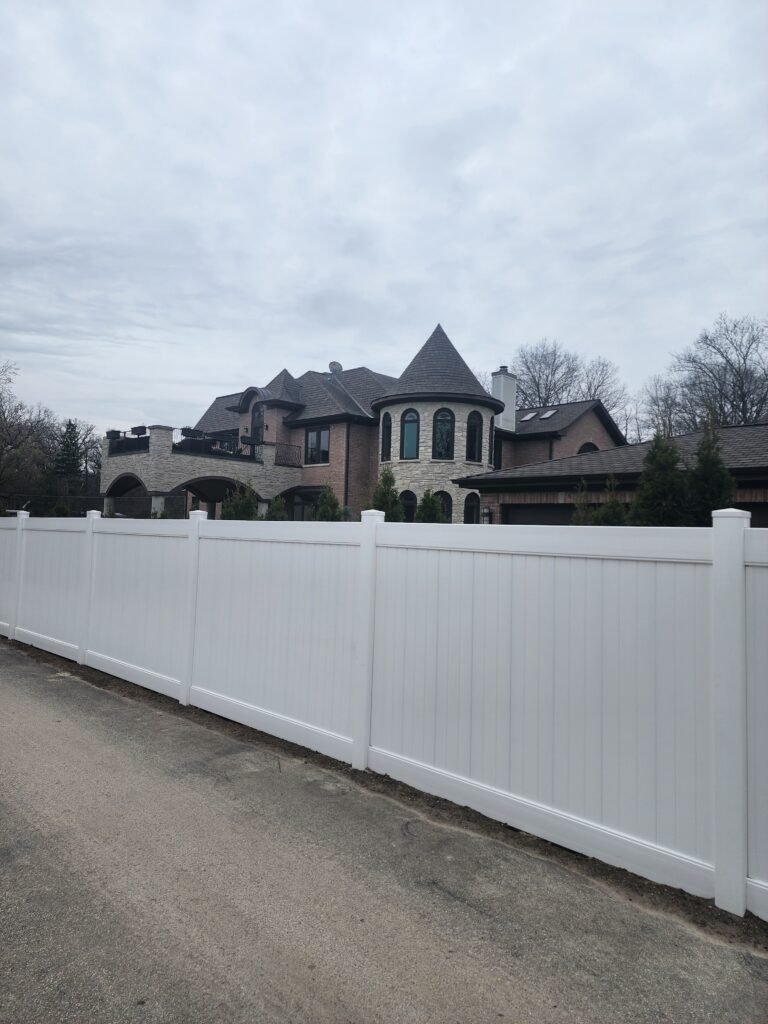 6FT WHITE VINYL FENCE
